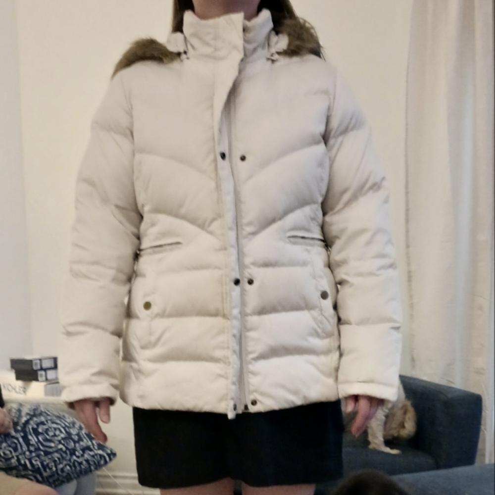 Larry Levine Women's Off-White Puffer Jacket